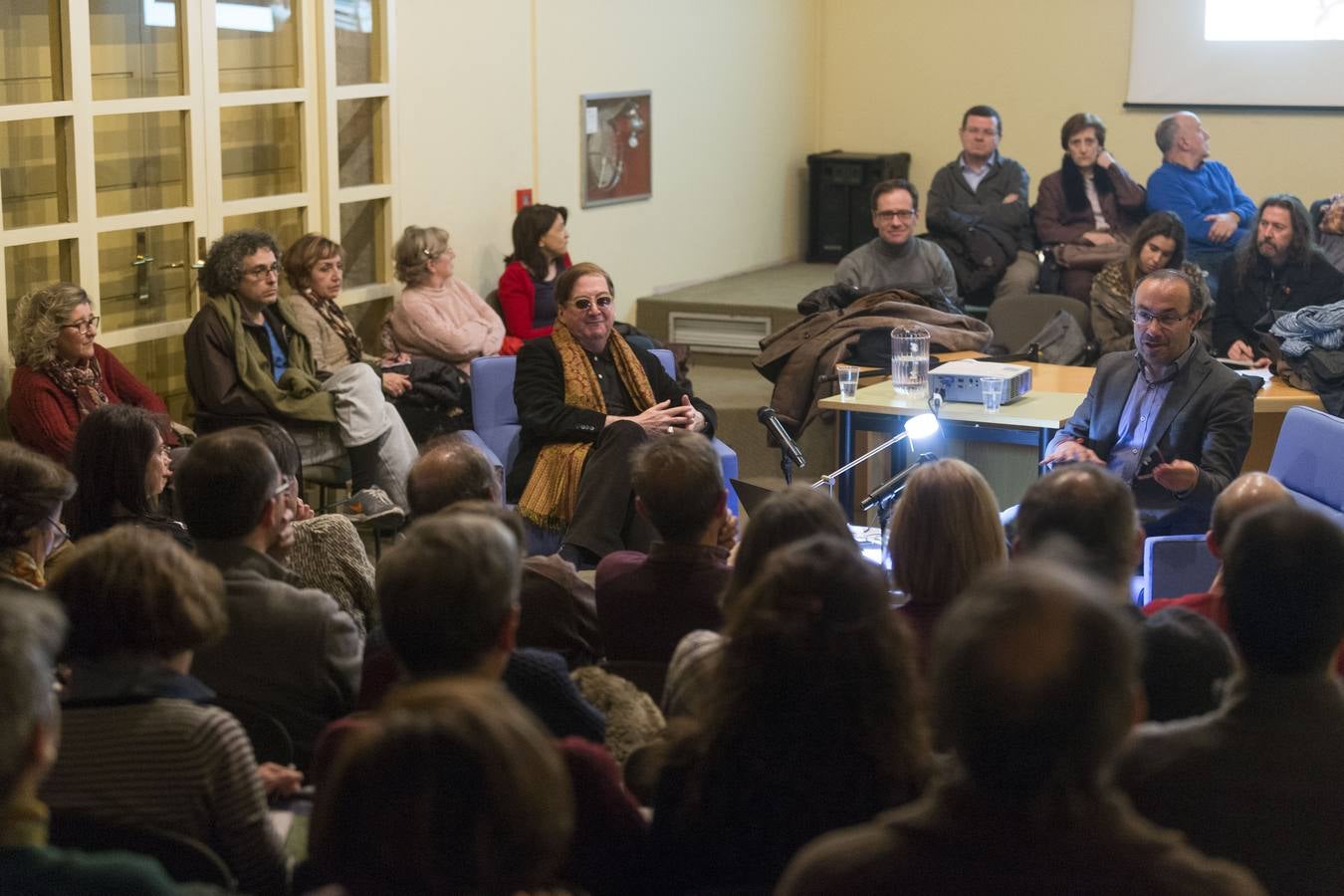 Luis Antonio de Villena en el ciclo de conferencias &#039;Bibliotecas de escritores&#039;