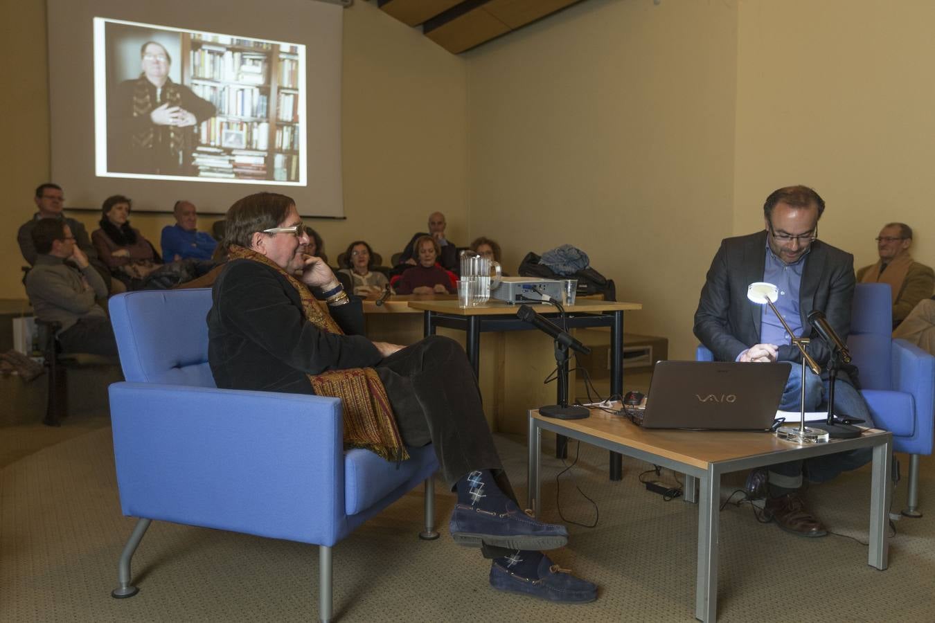 Luis Antonio de Villena en el ciclo de conferencias &#039;Bibliotecas de escritores&#039;