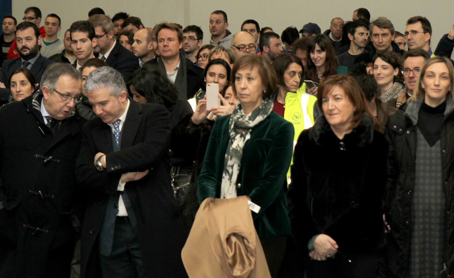 Tomás Villanueva y Silvia Clemente visitan las instalaciones de la fábrica SGD-La Granja Vidriería