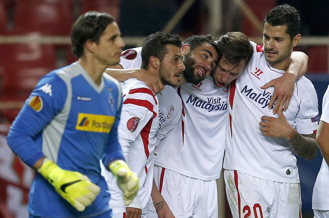 El campeón Sevilla sufre para ganar al Moenchengladbach