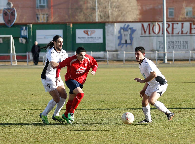 Partido de fútbol entre el Venta de Baños y el Racing Lermeño (1-1)