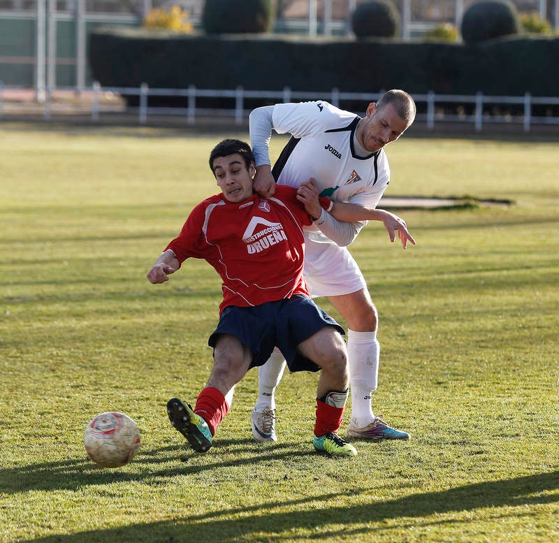 Partido de fútbol entre el Venta de Baños y el Racing Lermeño (1-1)