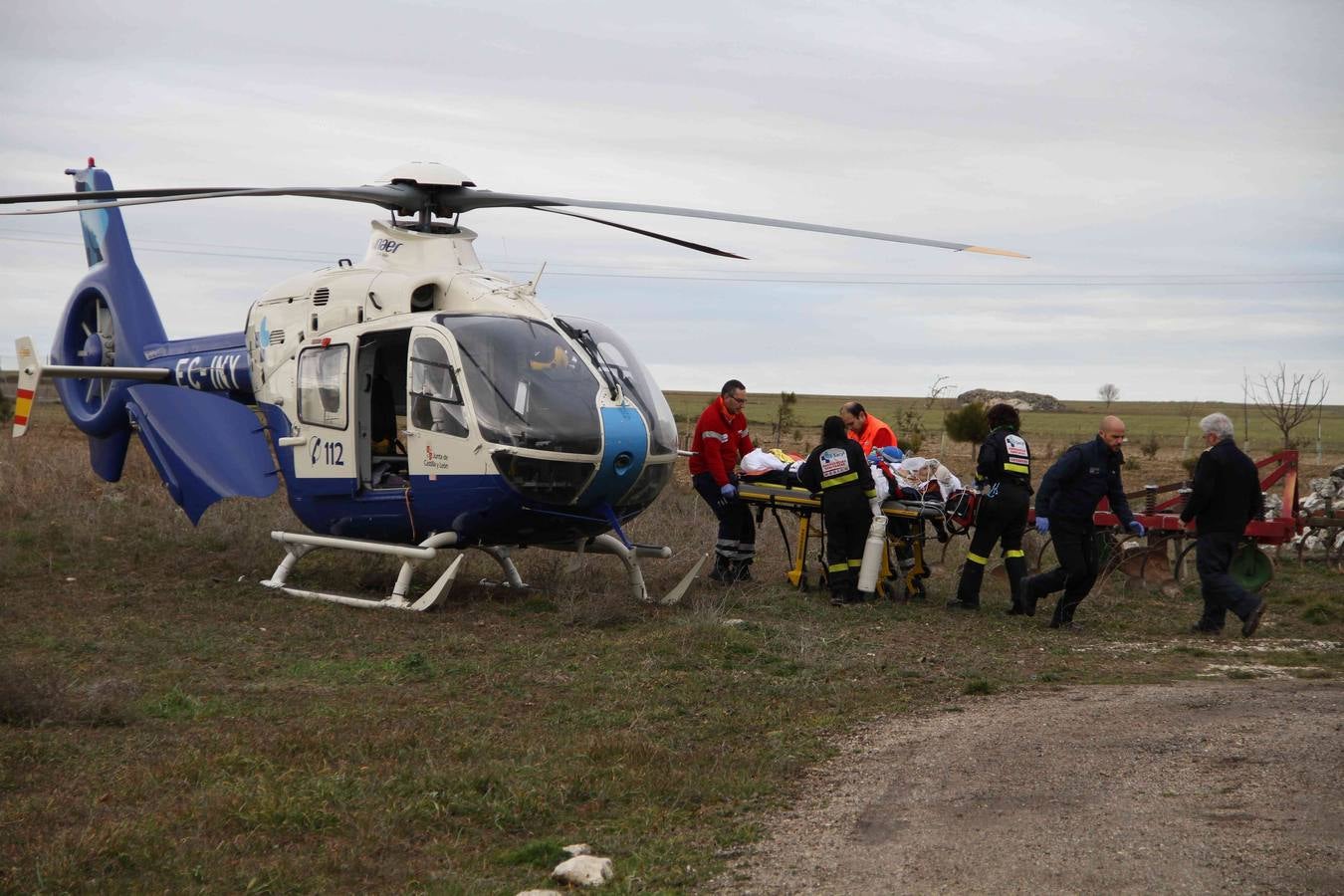 Un incendio destruye una vivienda en Campaspero (Valladolid)