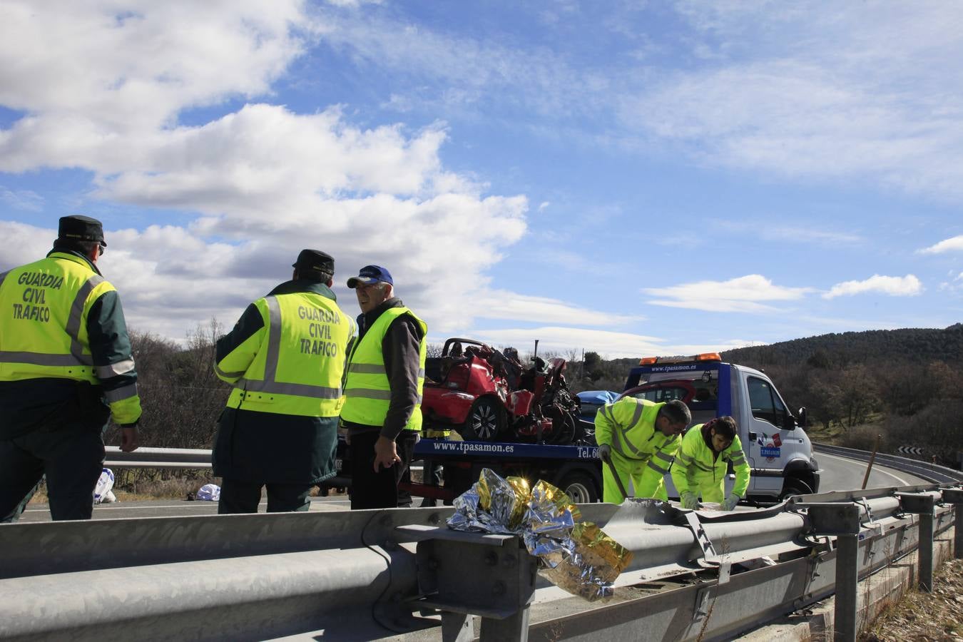 Cinco fallecidos en el choque frontal de dos vehículos en El Tiemblo (Ávila)