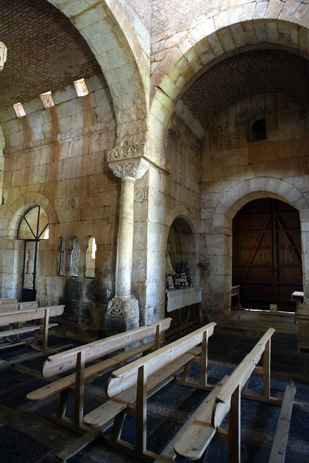 Vista interior de la iglesia de San Pedro de la Nave (Zamora).