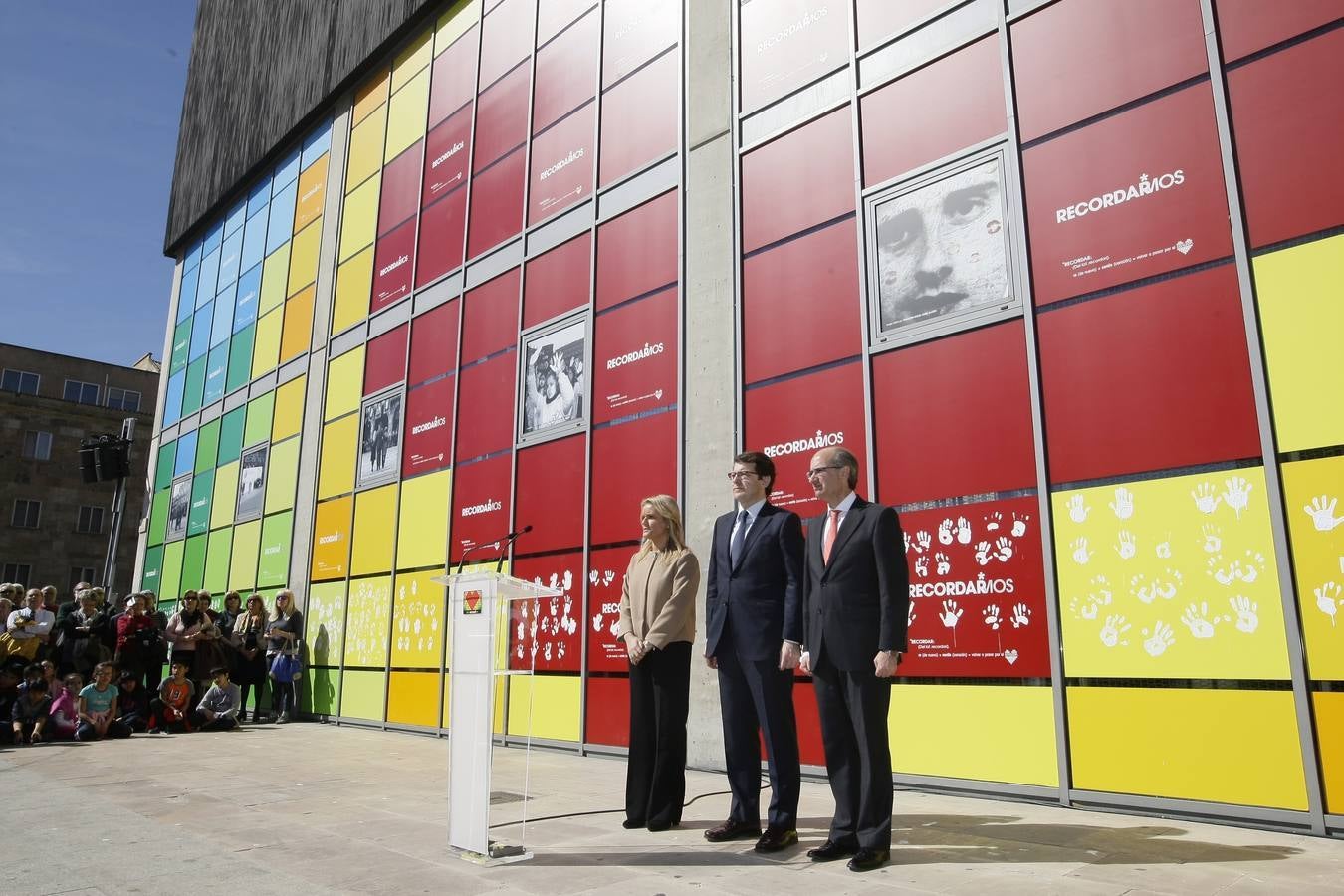 Inauguración del mural homenaje a las víctimas del terrorismo en Salamanca