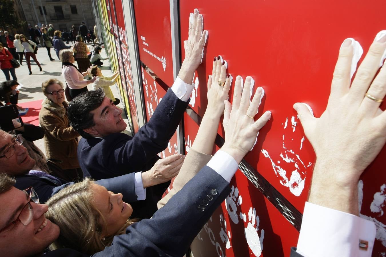 Inauguración del mural homenaje a las víctimas del terrorismo en Salamanca