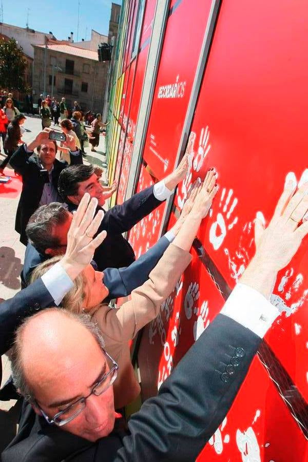 Inauguración del mural homenaje a las víctimas del terrorismo en Salamanca
