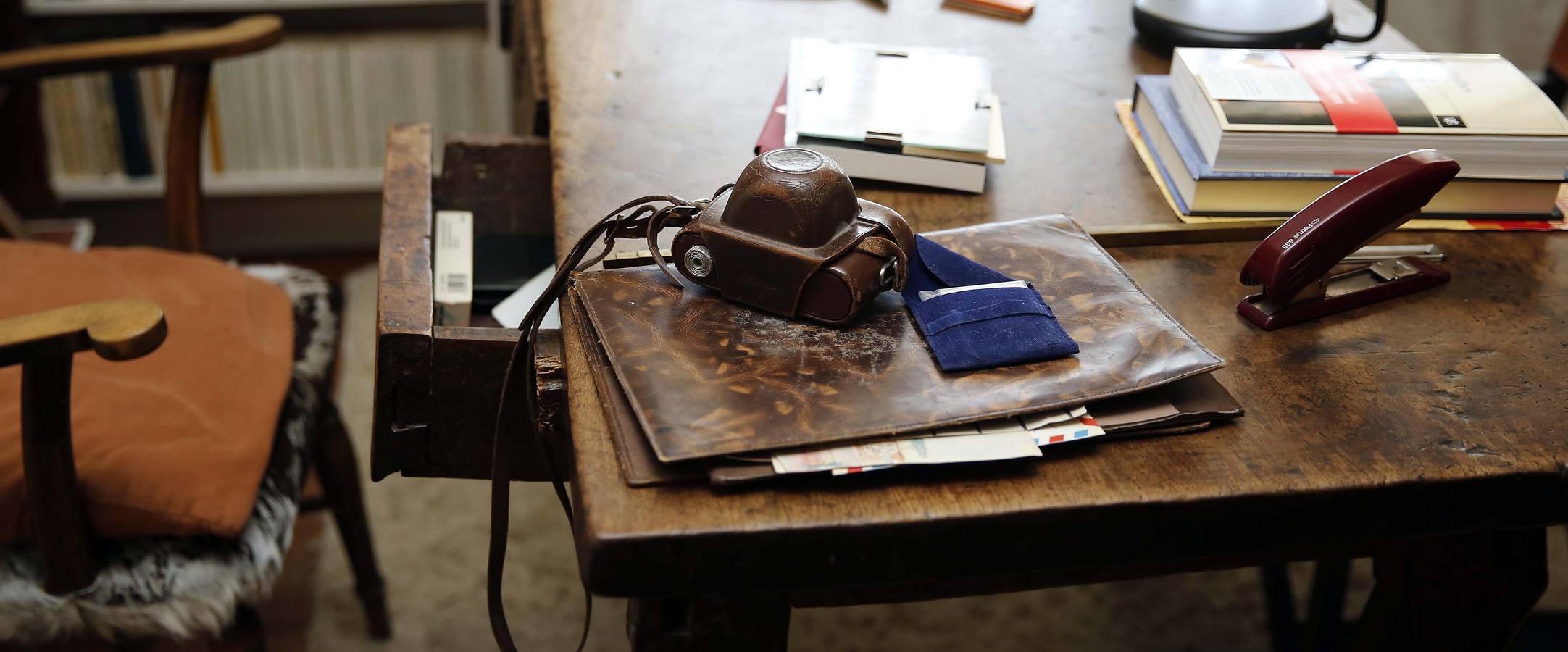 El despacho de Miguel Delibes, intacto cinco años después de su muerte