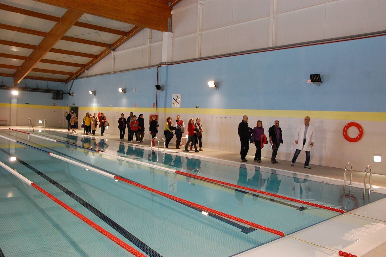 Inauguración de la piscina climatizada de Guardo (Palencia)