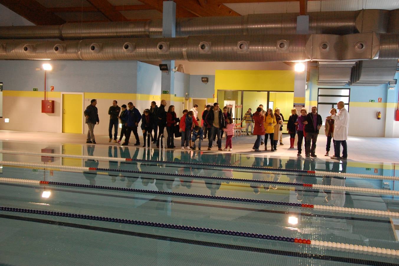 Inauguración de la piscina climatizada de Guardo (Palencia)