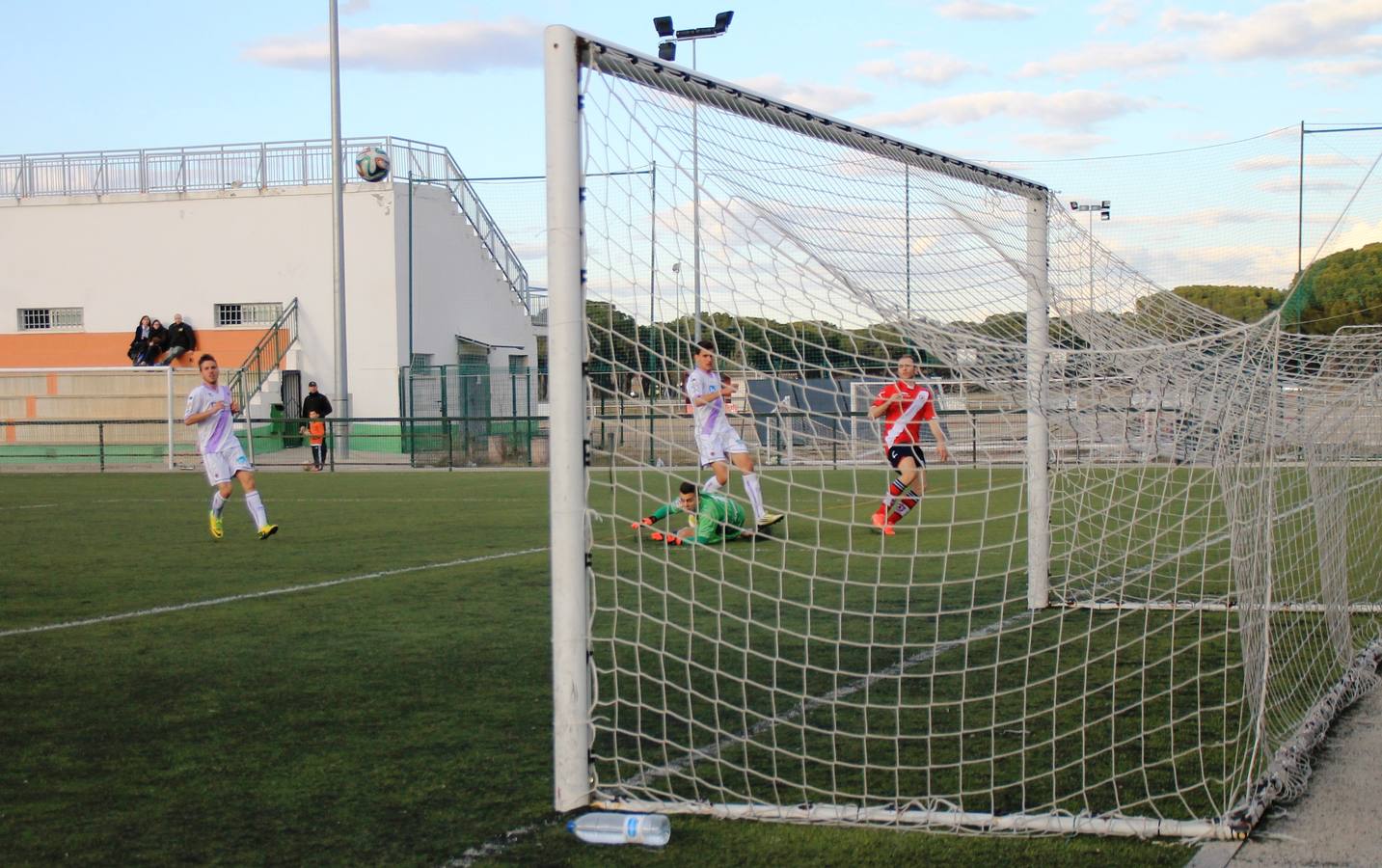 Partido de fútbol entre el Villa de Simancas y el Numancia B (0-2)