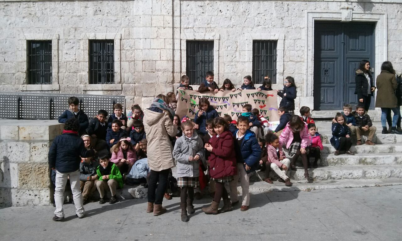 Alumnos del colegio de las Teresianas de Valladolid recuerdan a Santa Teresa de Jesús