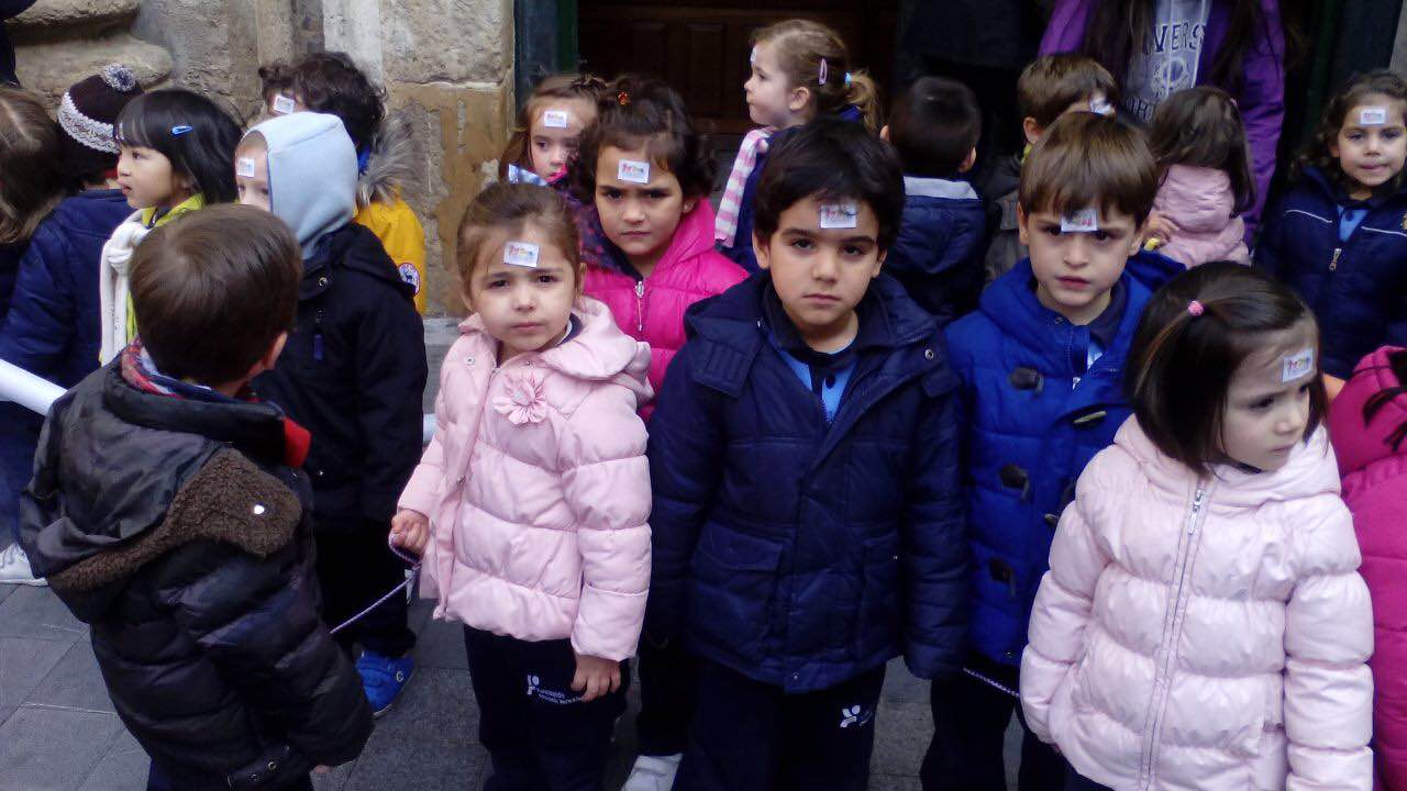 Alumnos del colegio de las Teresianas de Valladolid recuerdan a Santa Teresa de Jesús