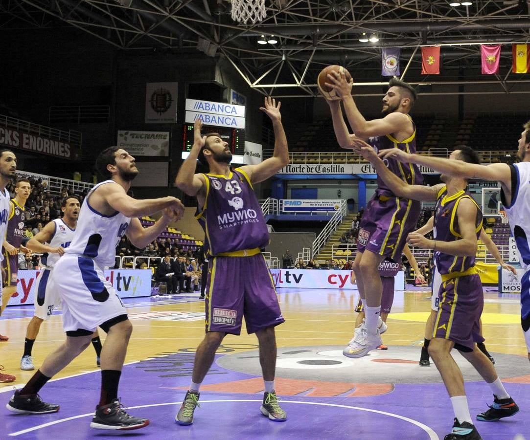 Partido de baloncesto entre el MyWigo Valladolid y el Melilla (72-63)