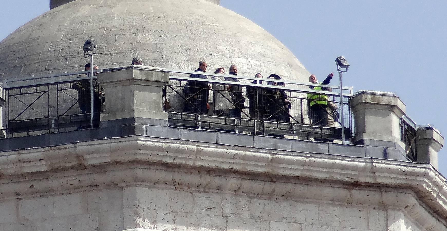 Primeros visitantes al ascensor y mirador de la Catedral de Valladolid