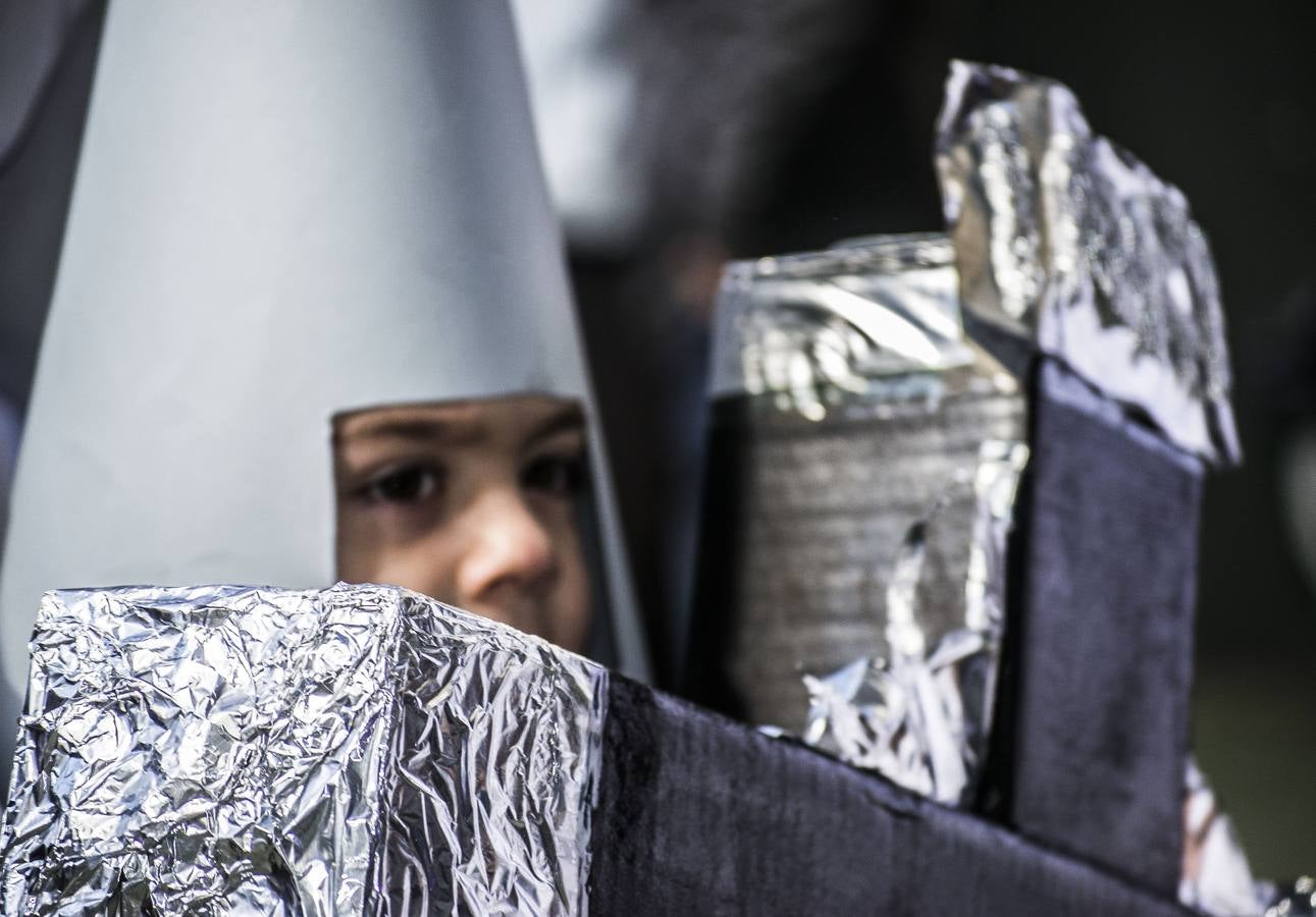Los alumnos del colegio Amor de Dios celebran su Semana Santa