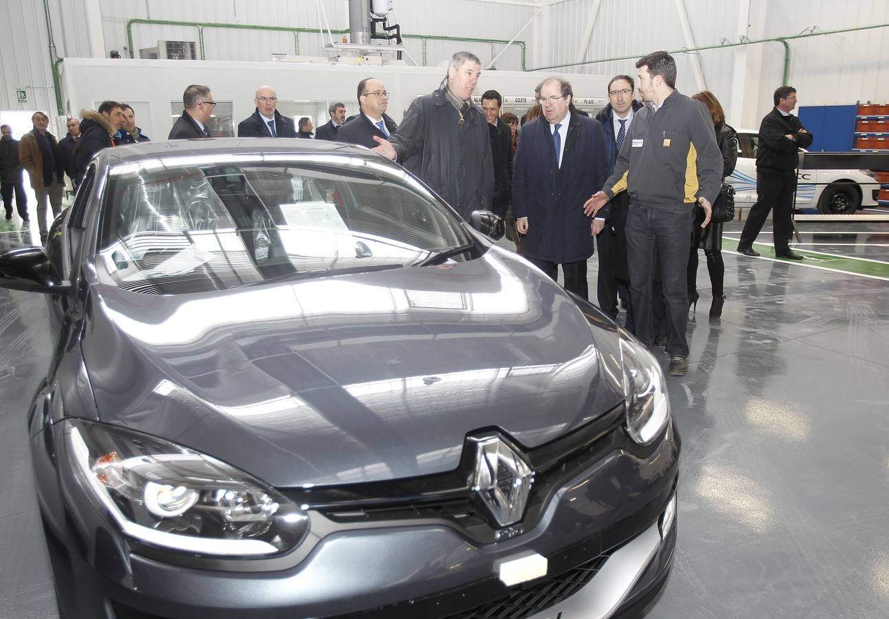 El presidente de la Junta visita el Parque de Proveedores de Renault en Villamuriel de Cerrato (Palencia)