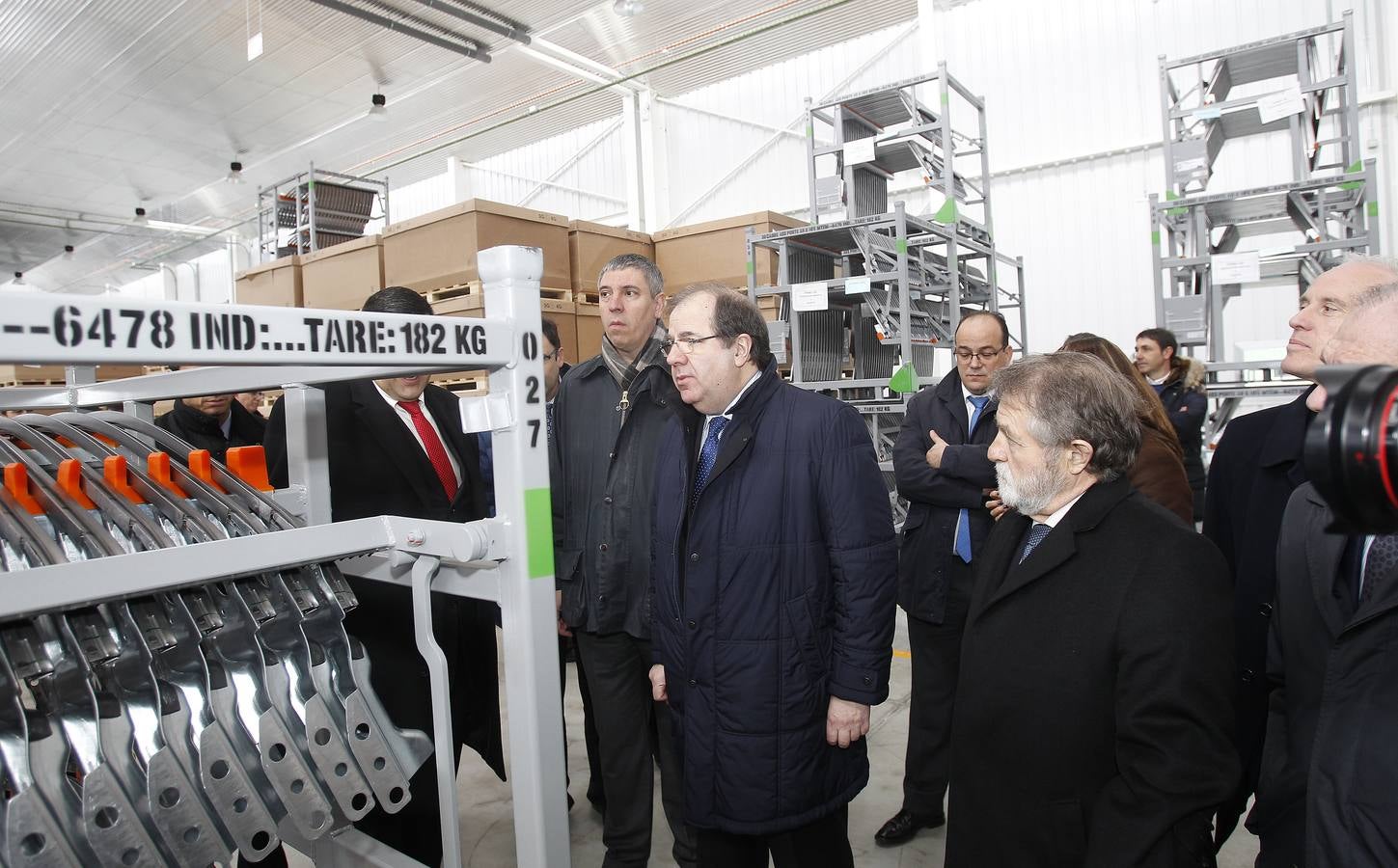 El presidente de la Junta visita el Parque de Proveedores de Renault en Villamuriel de Cerrato (Palencia)