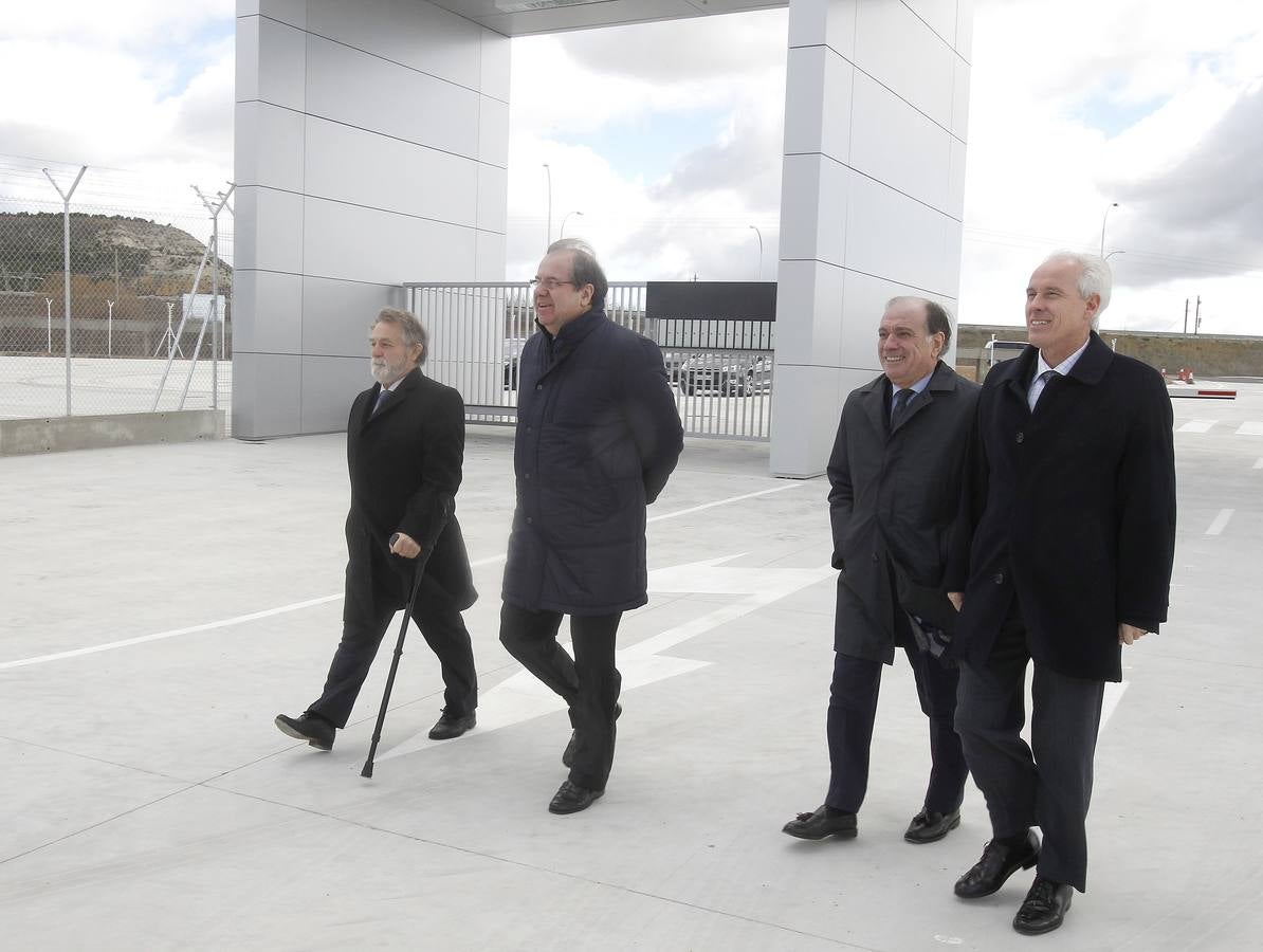 El presidente de la Junta visita el Parque de Proveedores de Renault en Villamuriel de Cerrato (Palencia)