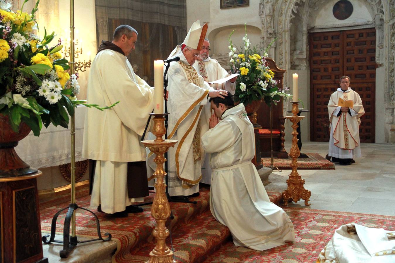 Ordenación de un nuevo diácono en el Monasterio de Santa María del Parral de Segovia (2/2)