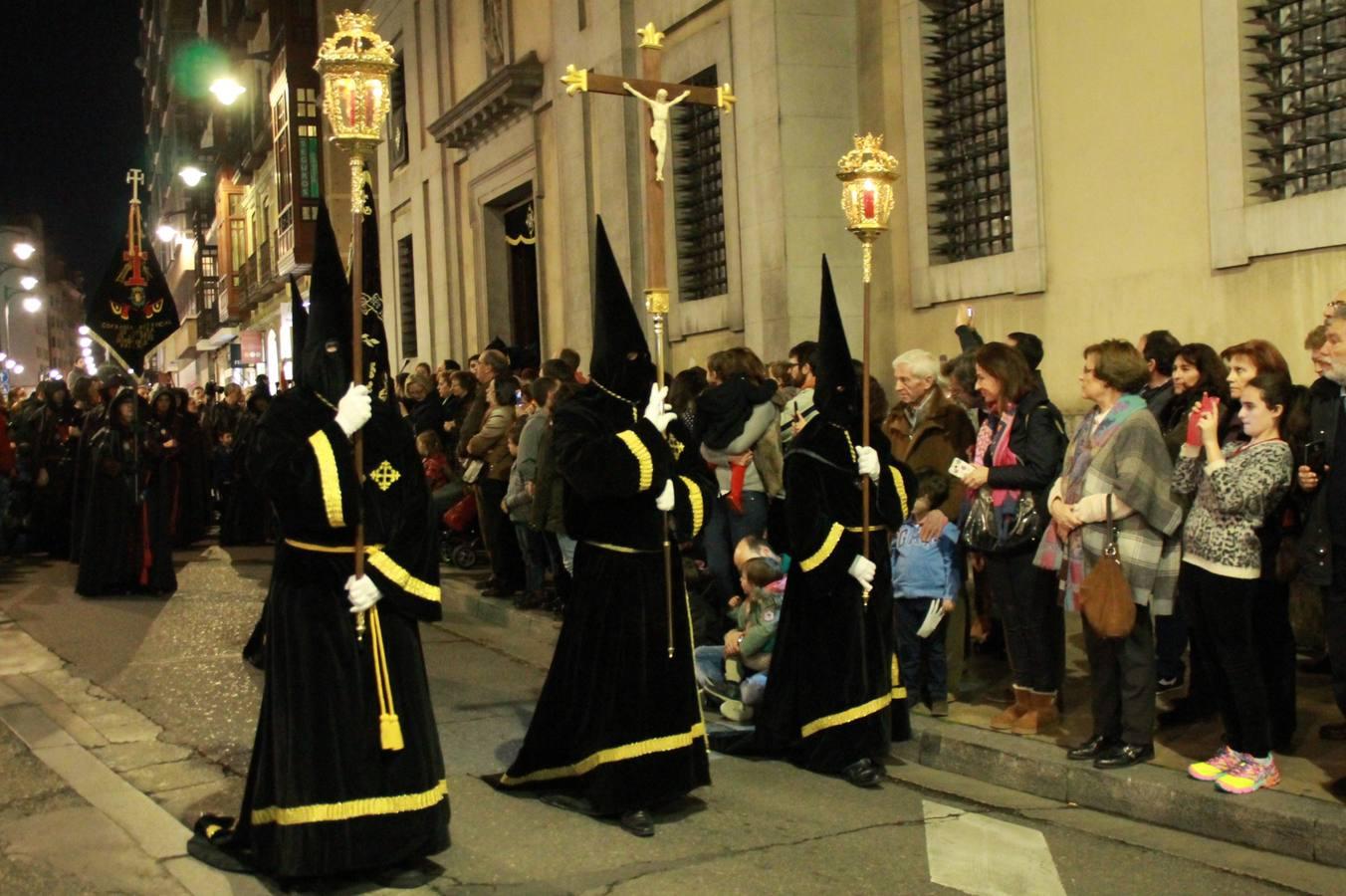 Ejercicio del Vía Crucis de la Cofradía del Santo Entierro