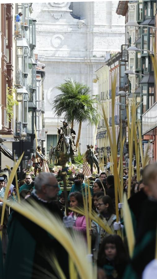 Multitudinaria procesión de las Palmas en Valladolid (2/2)