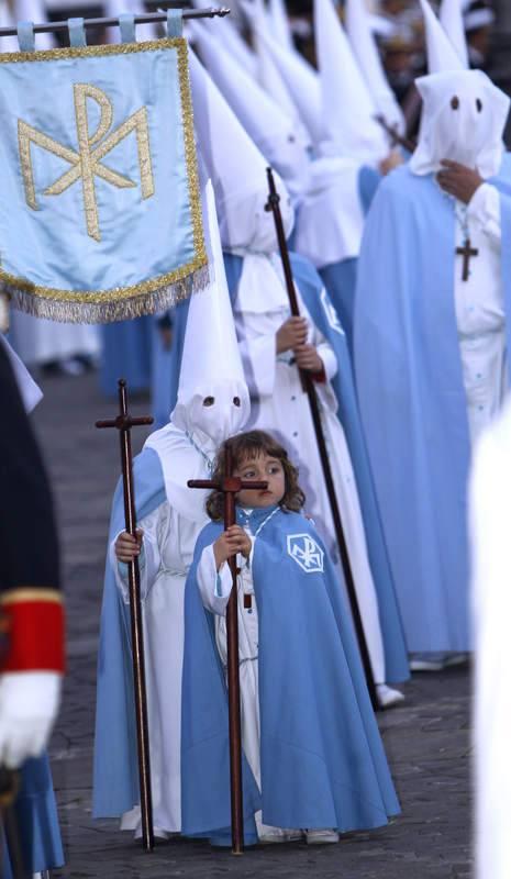 Procesión del Cristo de los Doctrinos y la Virgen de la Amargura en Salamanca