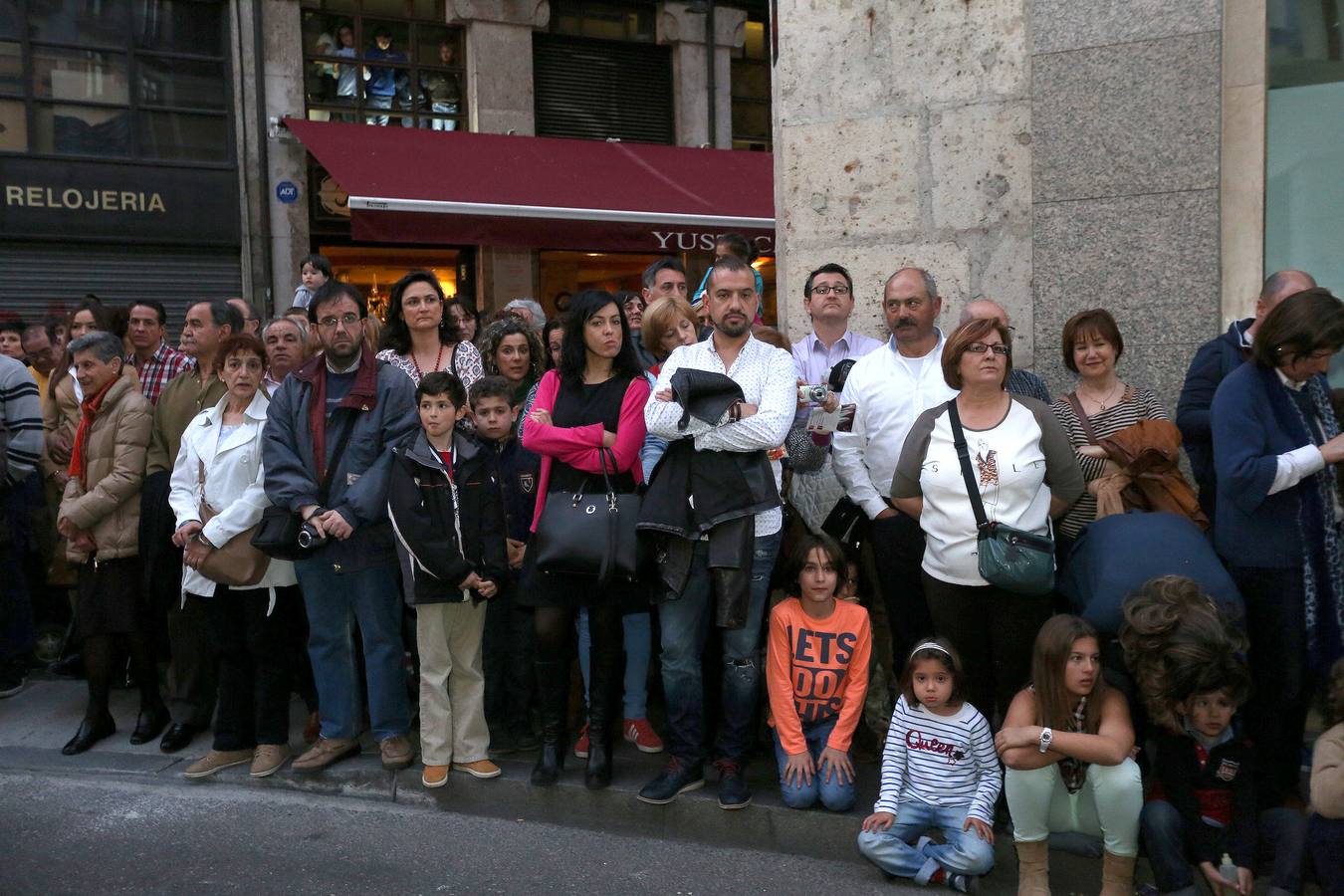 Si estuviste en la Procesión del Rosario del Dolor, búscate en la fotos (1/2)