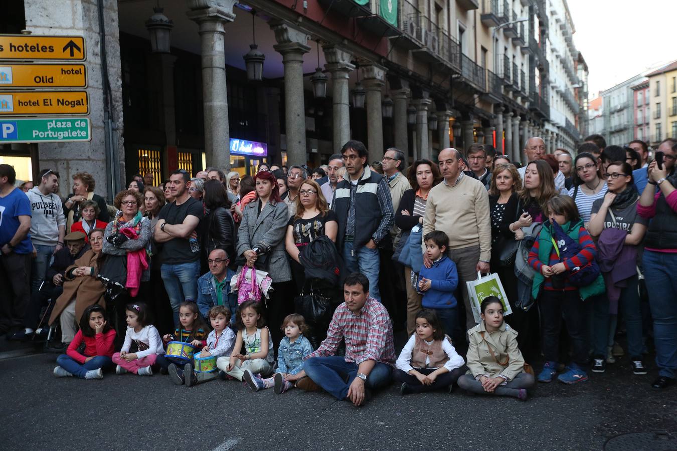 Si estuviste en la Procesión del Rosario del Dolor, búscate en la fotos (1/2)