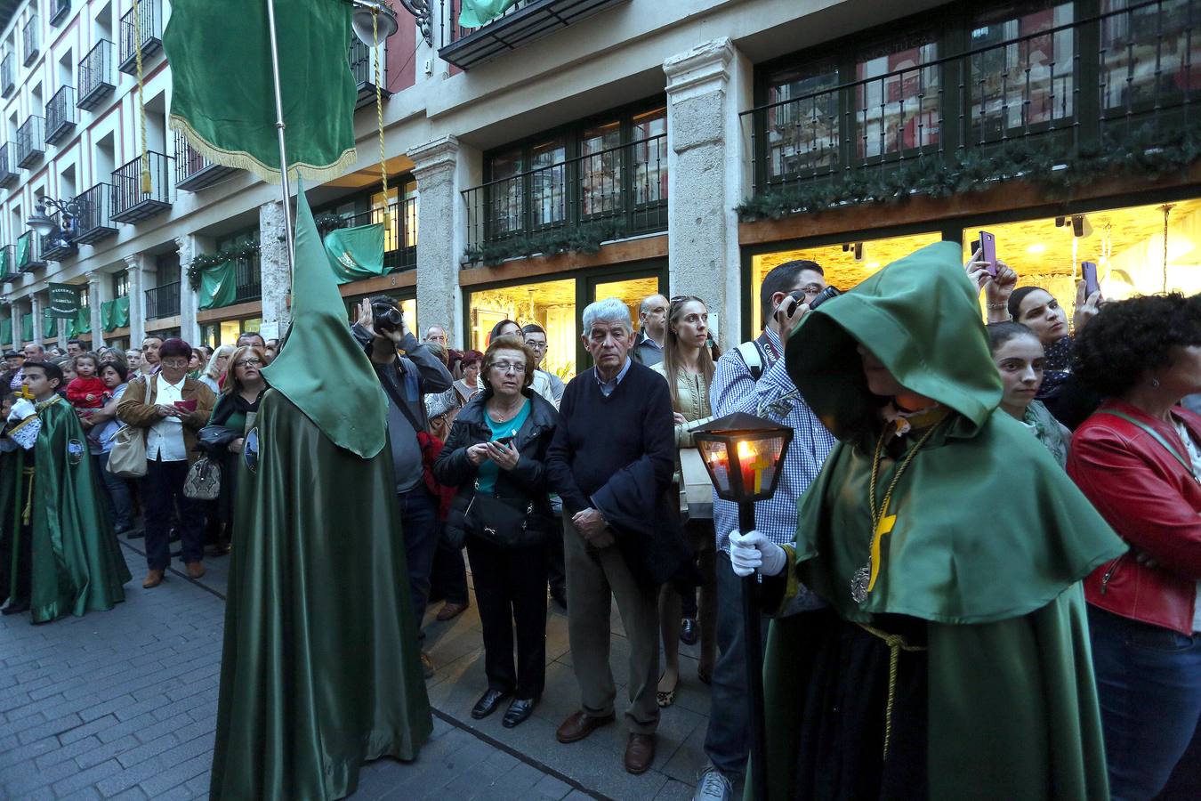 Si estuviste en la Procesión del Rosario del Dolor, búscate en la fotos (2/2)