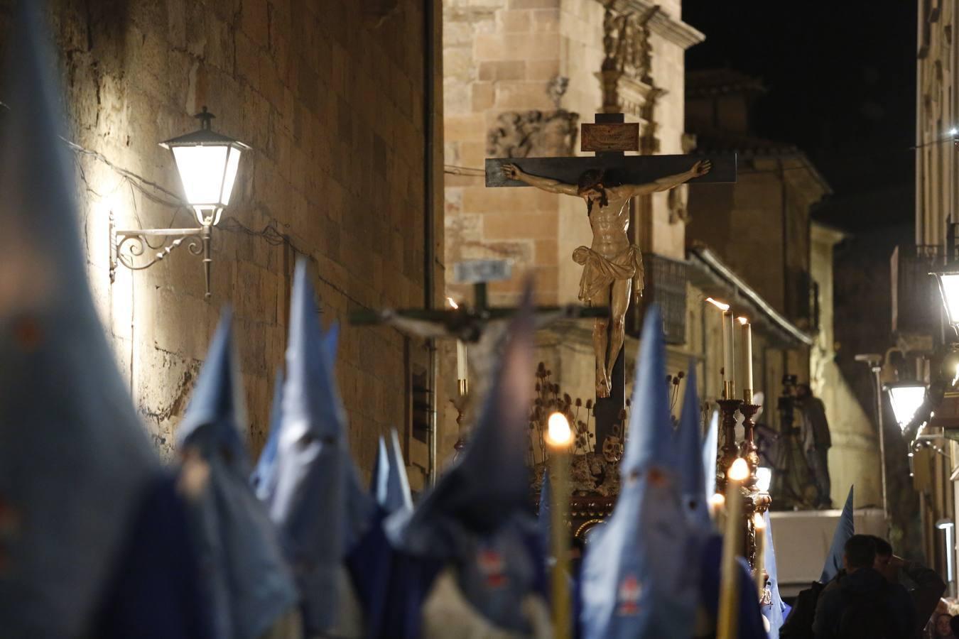 Procesión del Cristo de los Doctrinos y la Virgen de la Amargura en Salamanca