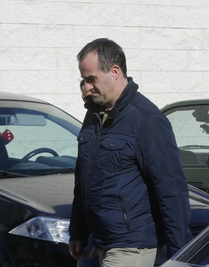 Familiares y amigos dan su último adiós a Lalo García