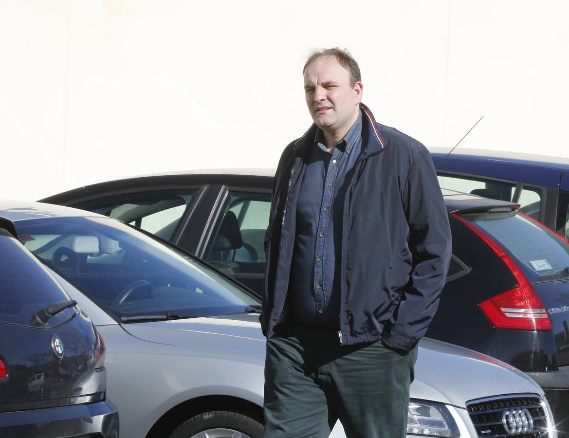 Familiares y amigos dan su último adiós a Lalo García