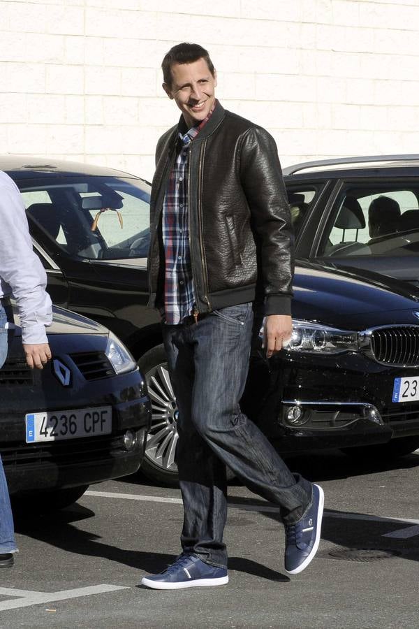 Familiares y amigos dan su último adiós a Lalo García