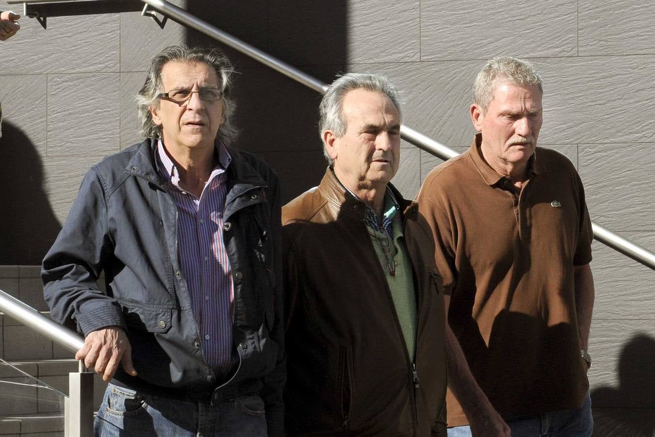 Familiares y amigos dan su último adiós a Lalo García