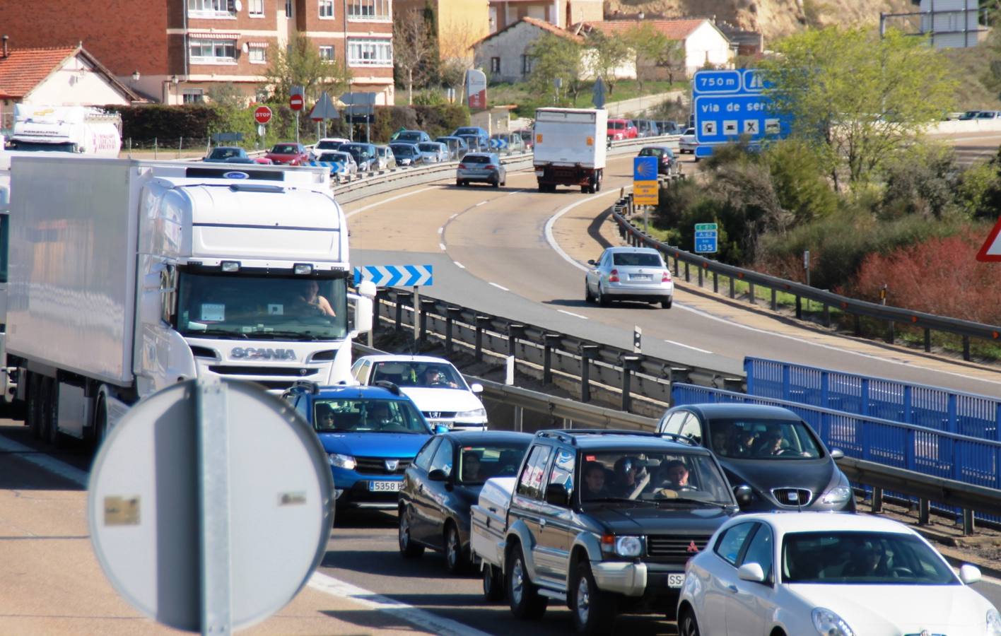 Un accidente en la A-62 a la altura de Geria (Valladolid) provoca retenciones