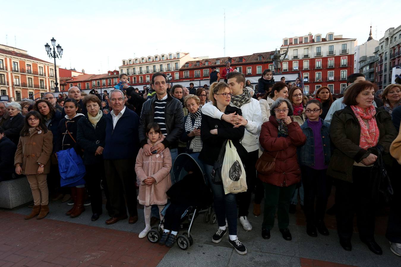 Si estuviste en el Vía Crucis Procesional, búscate en las fotos (2/2)