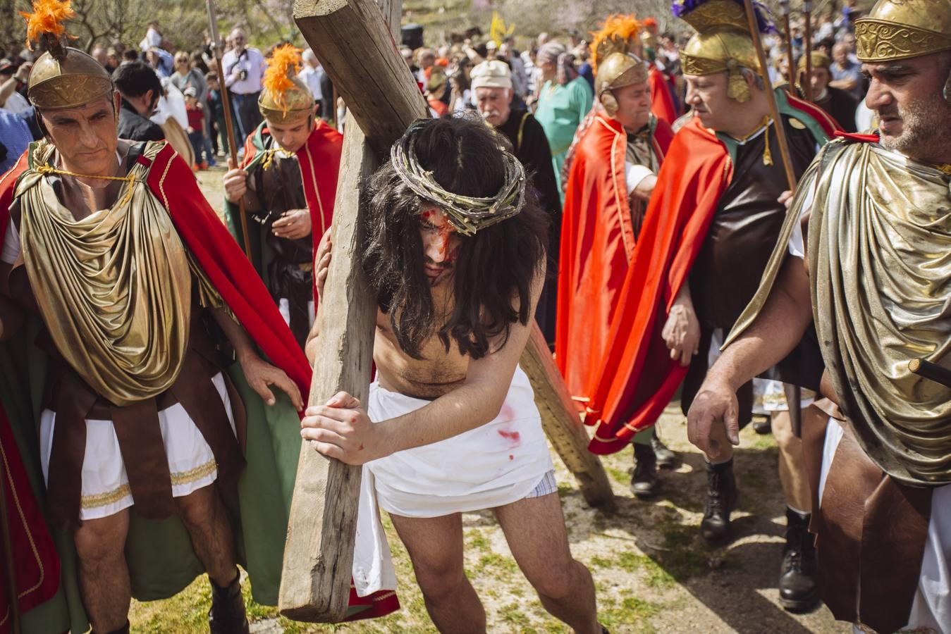 Los vecinos de Serradilla del Arroyo (Salamanca) escenifican &#039;La Pasión de Cristo&#039;