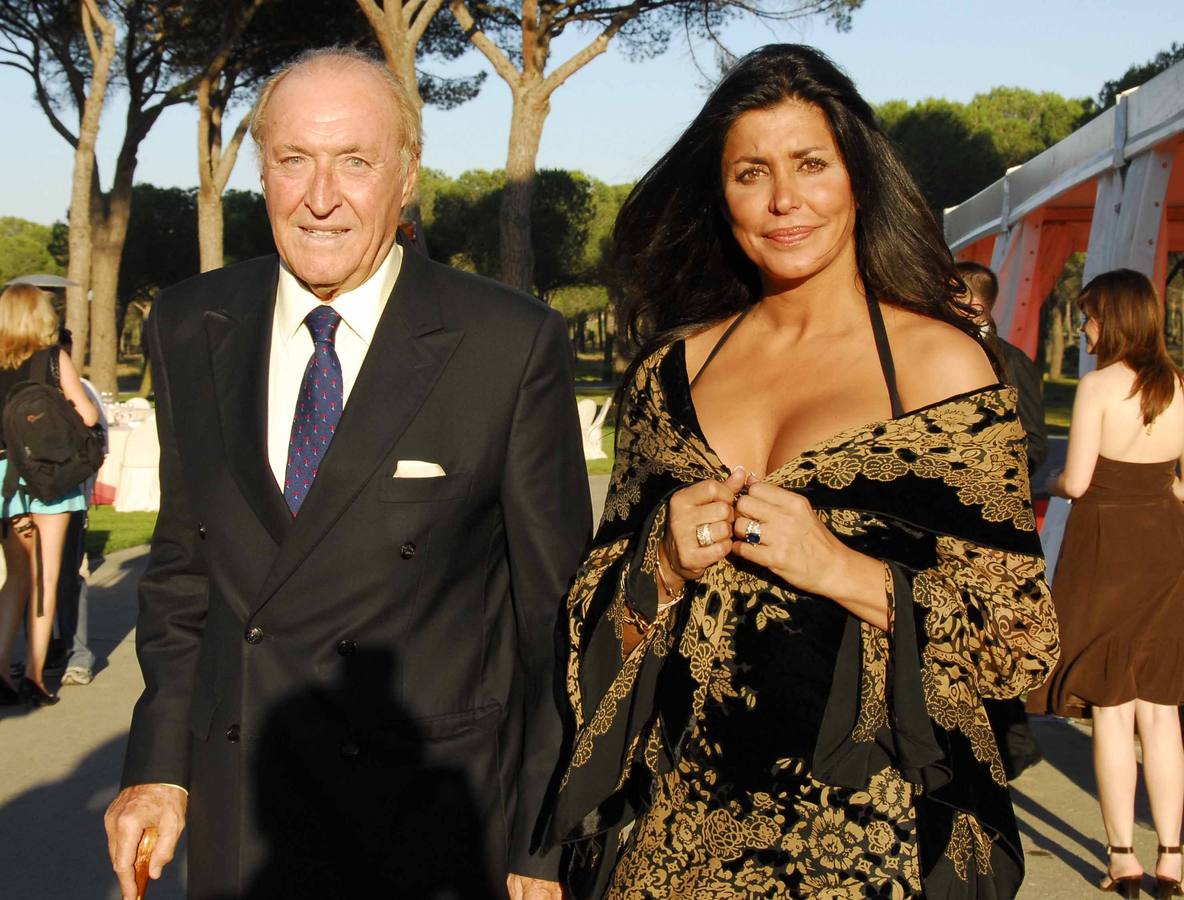 El empresario Tomás Terry junto a María Pineda en la inauguración de las nuevas instalaciones de la bodega Finca Villacreces en Quintanilla de Onésimo en el año 2007