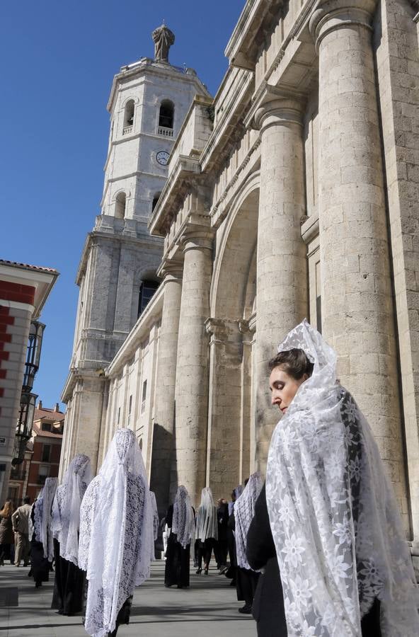 Encuentro entre el Cristo Resucitado y la Vírgen de la Alegria en Valladolid