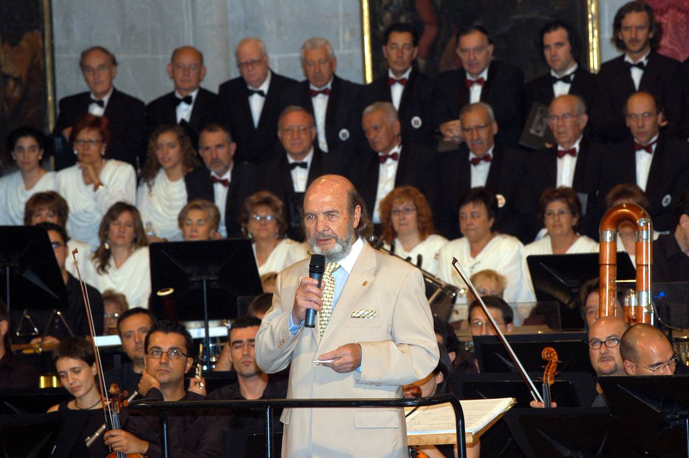 El compositor Claudio Prieto en el estreno de la 'Cantata Manriqueña' en la Catedral de Palencia.