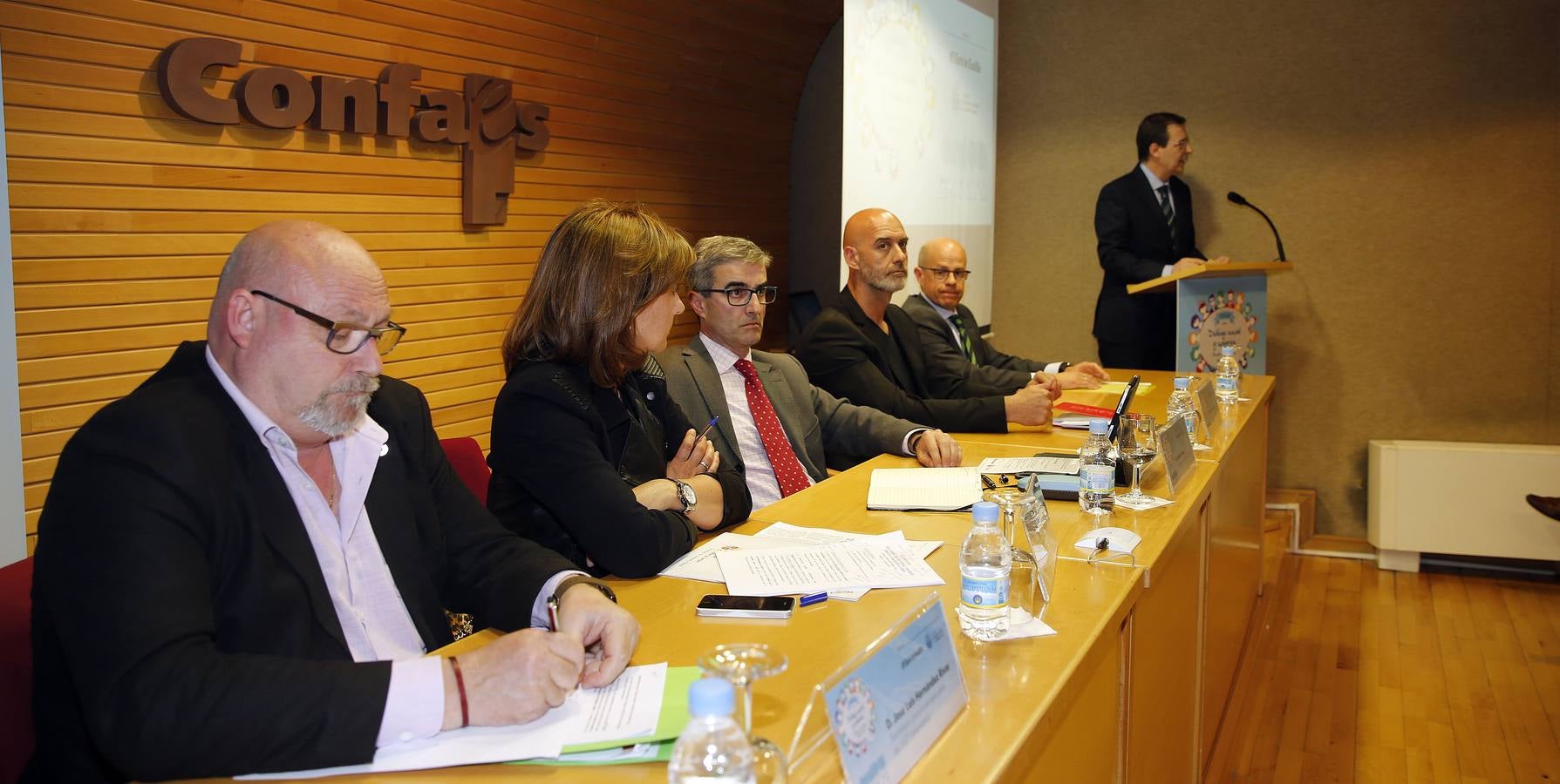 Primera jornada del ciclo &#039;Diálogo Social y salarios frente a la salida de la crisis&#039; celebrada en Salamanca