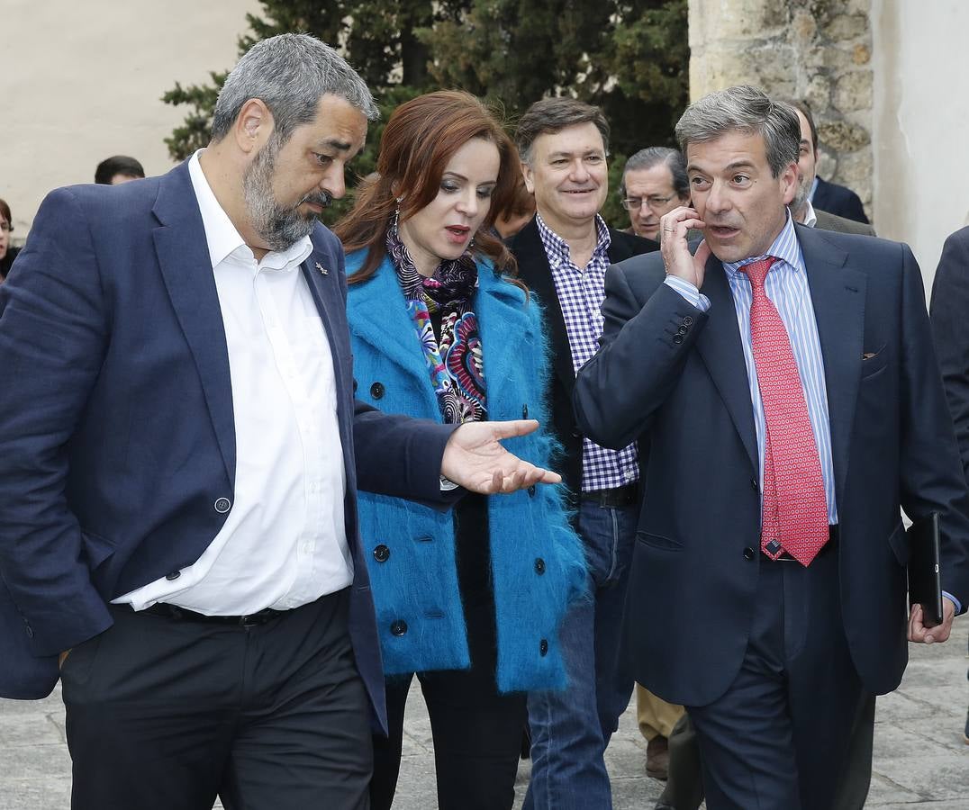 Carlos Aganzo, Silvia Clemente y el director general de El Norte de Castilla, Ángel de las Heras.