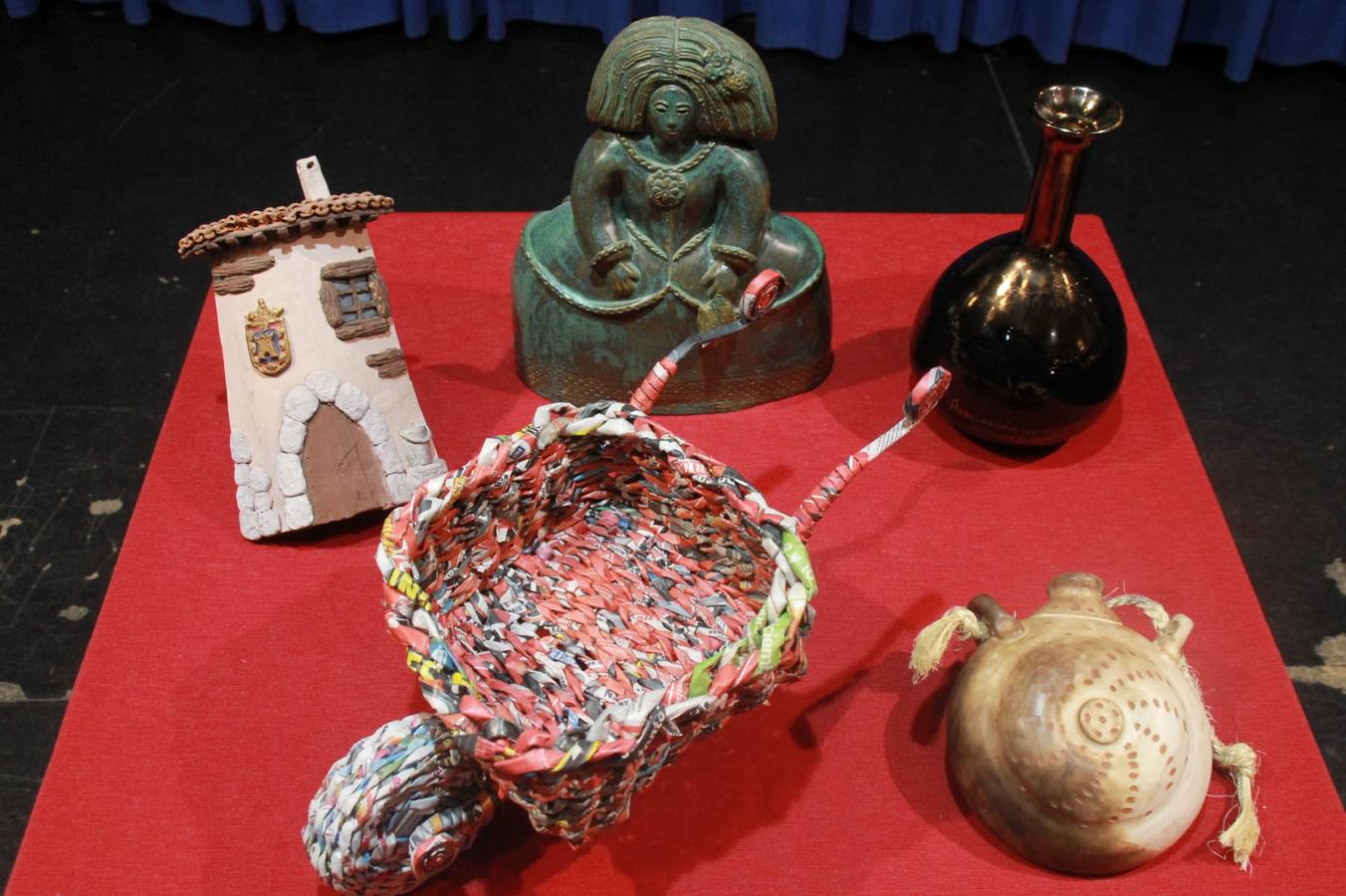 Exposición por el 25 aniversario de la Asociación de Mujeres Alicia B. Gould en Simancas (Valladolid)