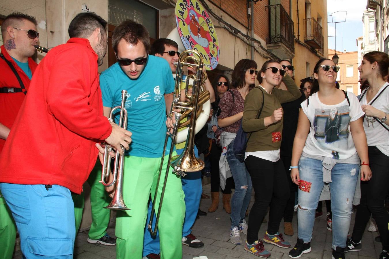 El chúndara pone el broche de oro a la XIII Concentración de Charangas de Peñafiel