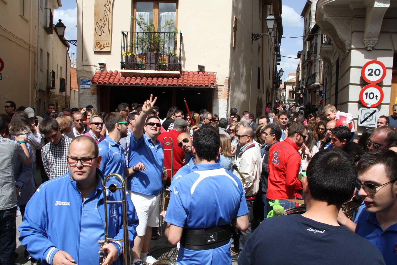 El chúndara pone el broche de oro a la XIII Concentración de Charangas de Peñafiel