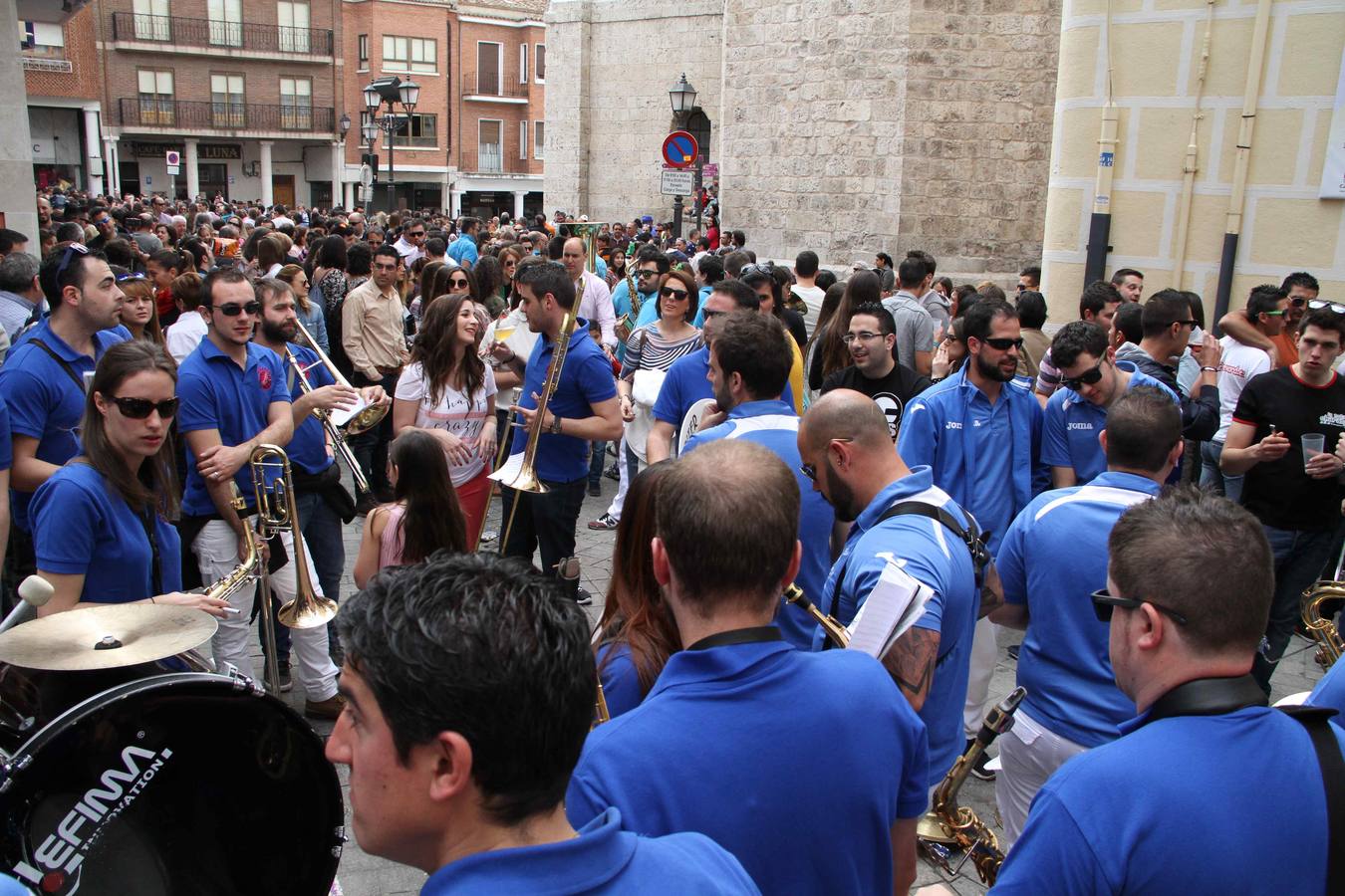 El chúndara pone el broche de oro a la XIII Concentración de Charangas de Peñafiel