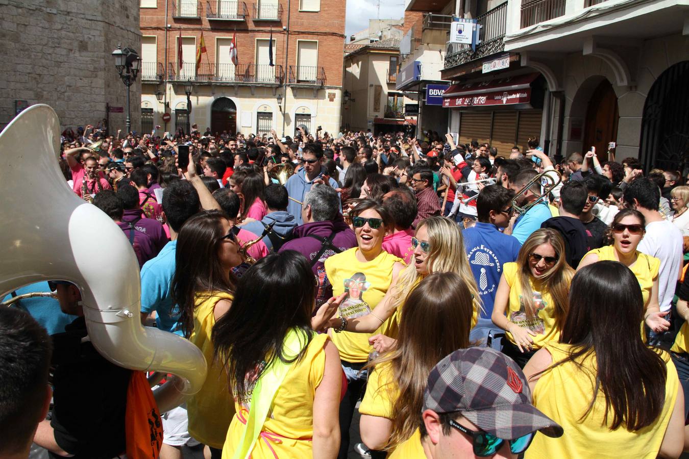 El chúndara pone el broche de oro a la XIII Concentración de Charangas de Peñafiel