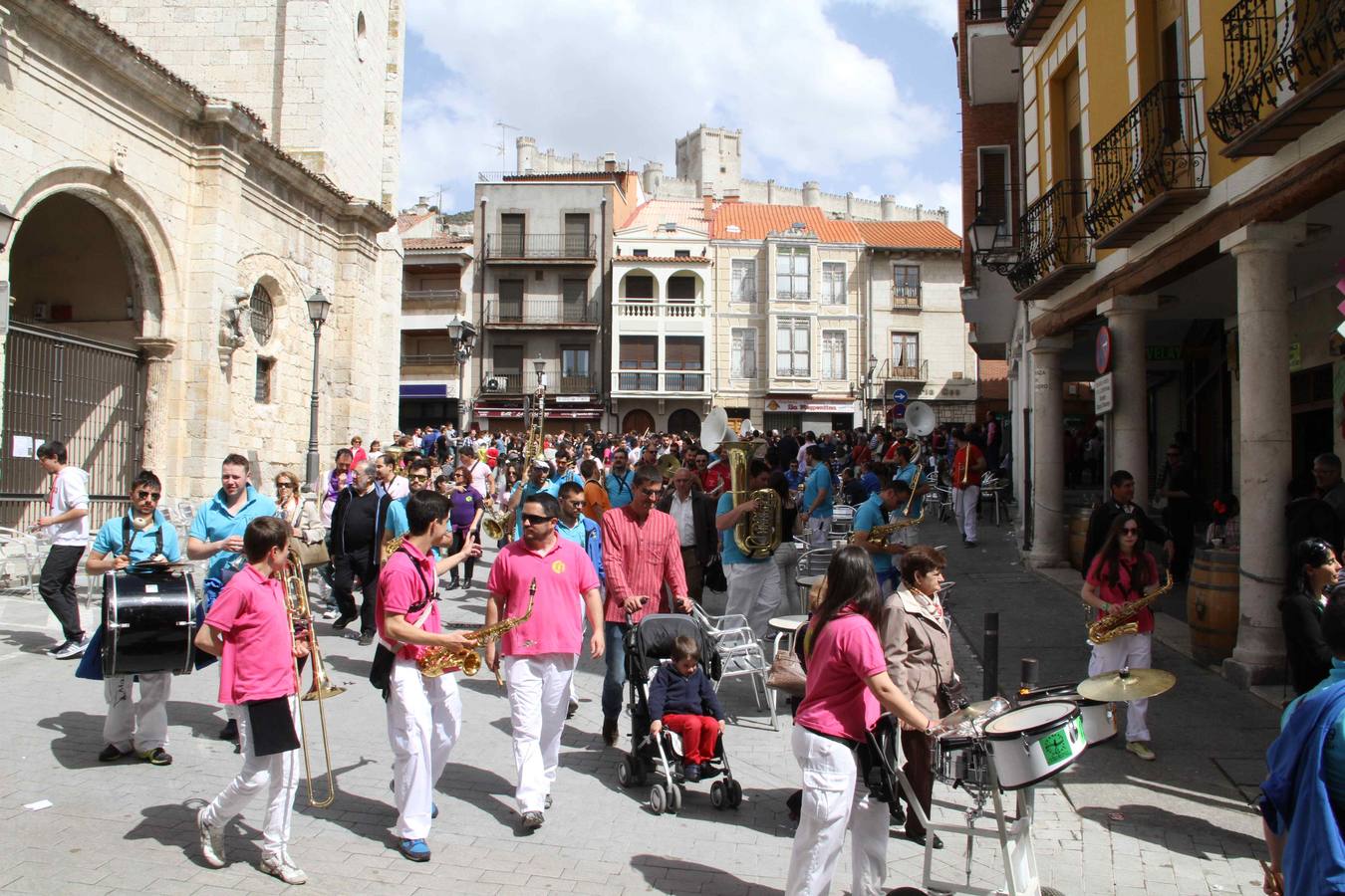 El chúndara pone el broche de oro a la XIII Concentración de Charangas de Peñafiel